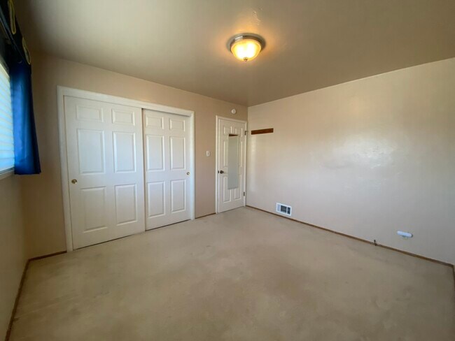 Building Photo - 1431 Niles Ave