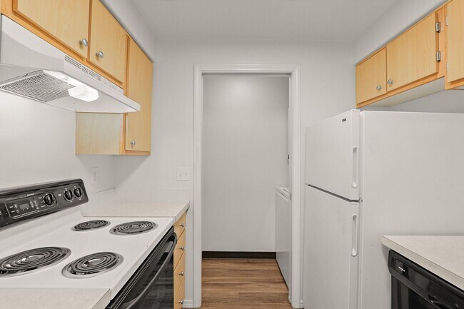 Building Photo - 4270 SW 159th Ave