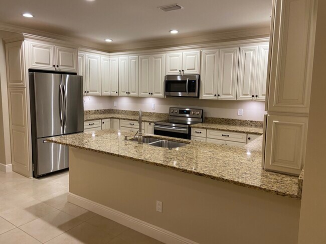 Building Photo - 4400 Vanda Dr