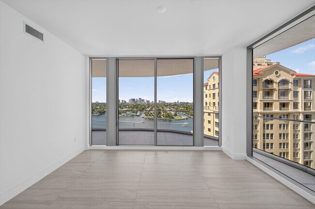 Building Photo - 153 N Seabreeze Blvd