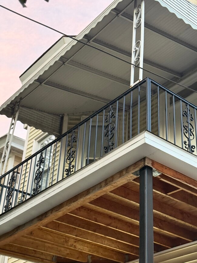 Building Photo - 139 S 12th Ave