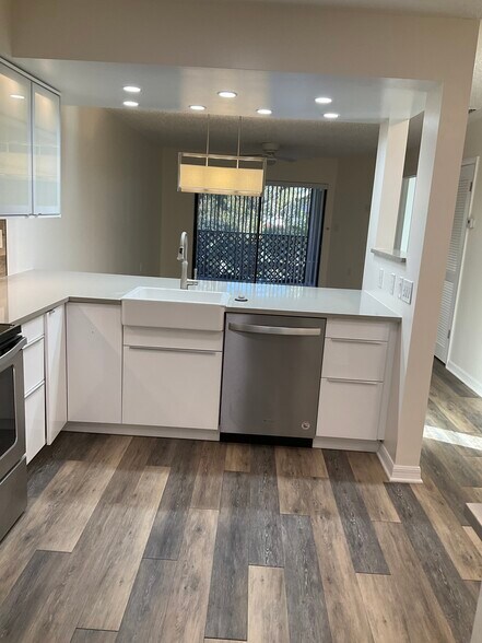 Building Photo - 2309 W Texas Ave