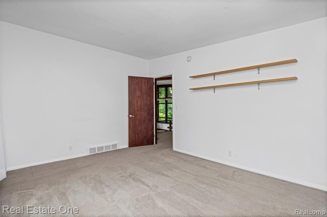 Building Photo - 3954 N Ellamae Rd