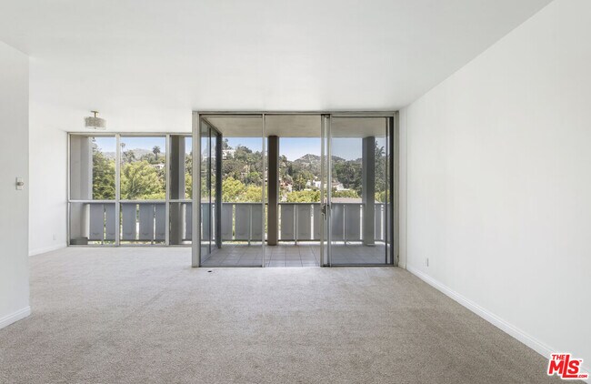 Building Photo - 4455 Los Feliz Blvd