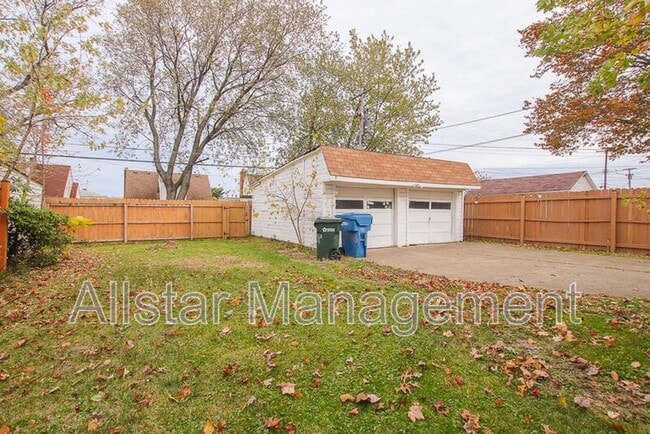 Building Photo - 7508 Theota Ave