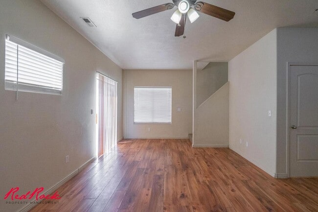 Building Photo - Fresh Carpet! Spacious 5-Bedroom Townhome