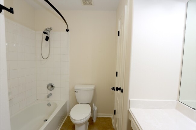 Building Photo - 1902 Lantana Spring Ln