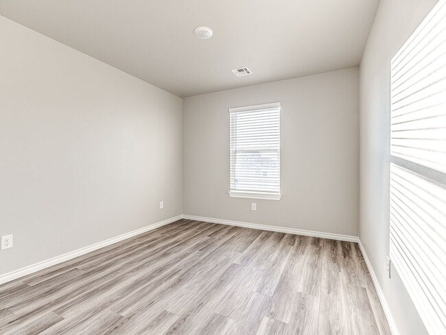 Building Photo - Beautiful brand new home + Deer Creek Scho...