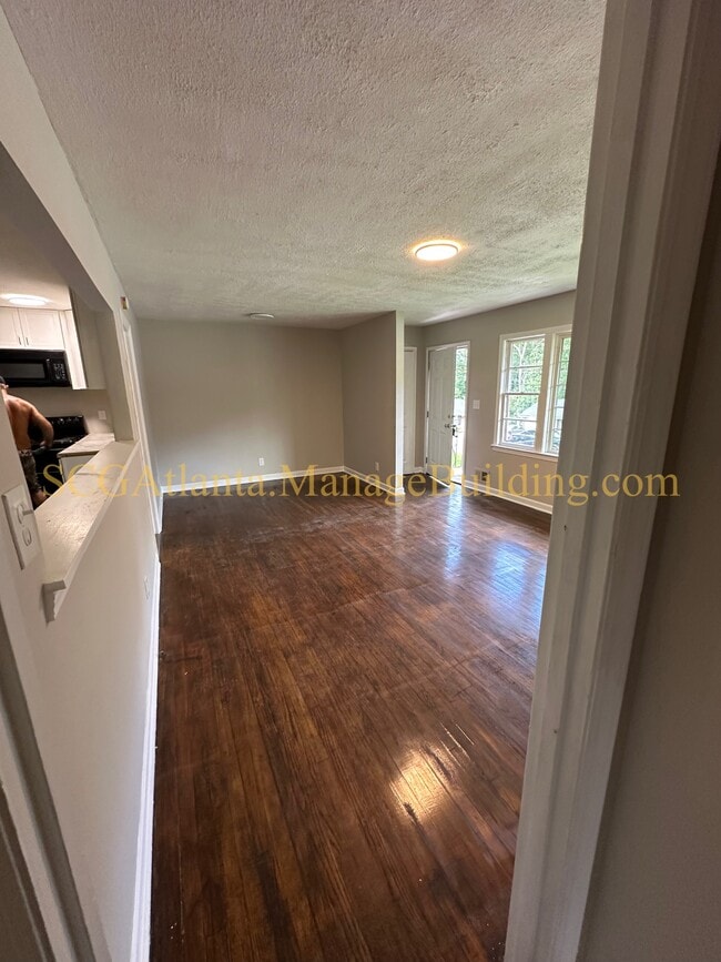 Building Photo - 2639 Lilac Dr