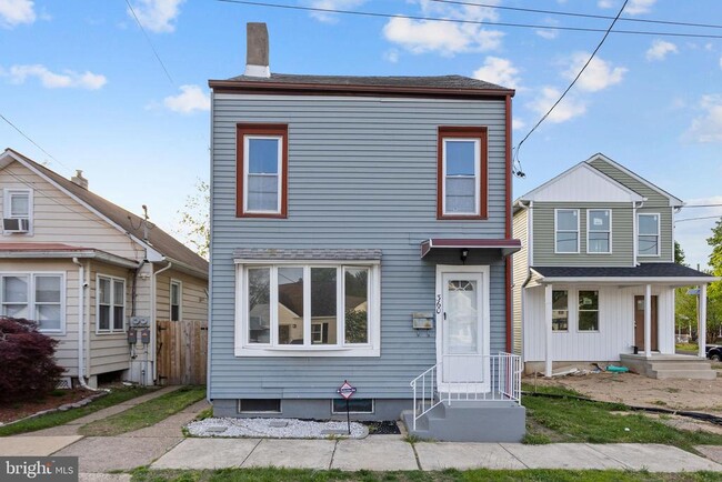 Building Photo - 360 E Franklin St