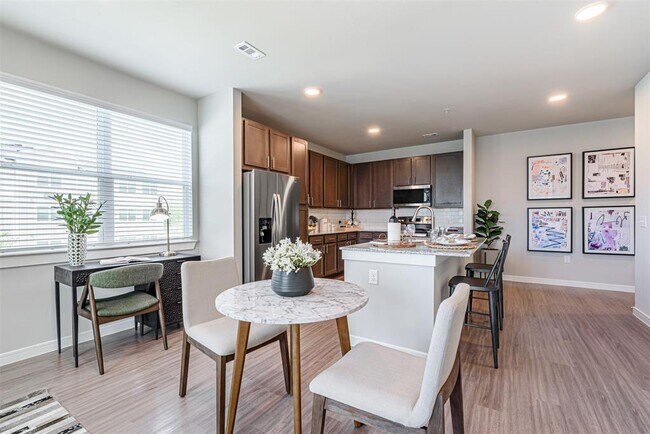 Building Photo - 2911 El Dorado Blvd