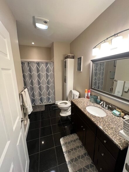 Building Photo - 68 Day St