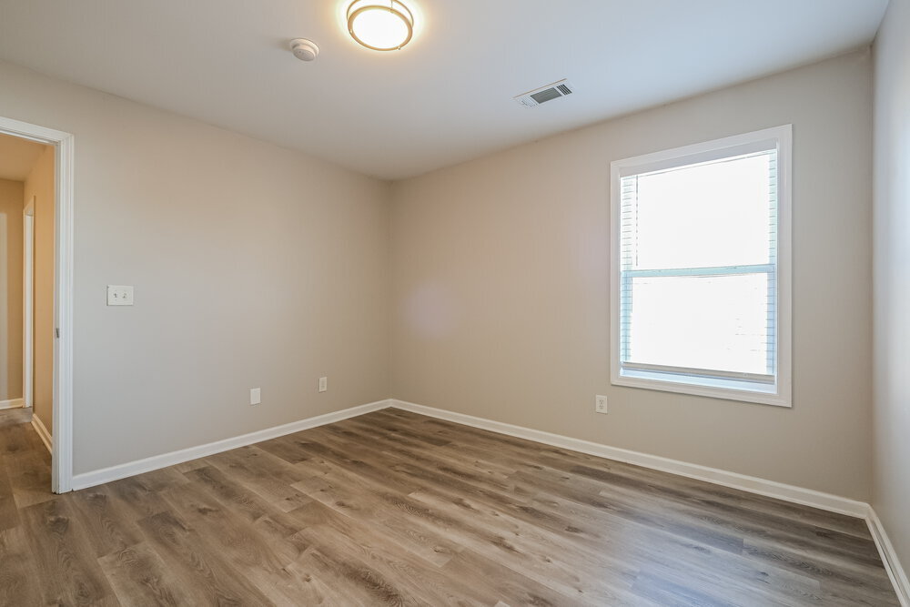 Building Photo - 1990 Lily Valley Dr