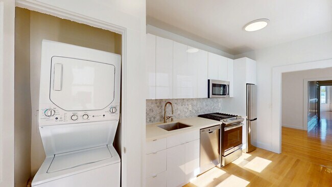 Building Photo - 254 Ivy St