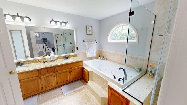 Building Photo - 100 Pinyon Pines