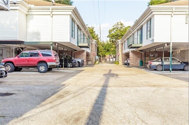 Building Photo - 3400 Timmons Ln