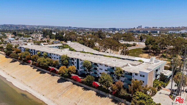 Building Photo - 5000 S Centinela Ave
