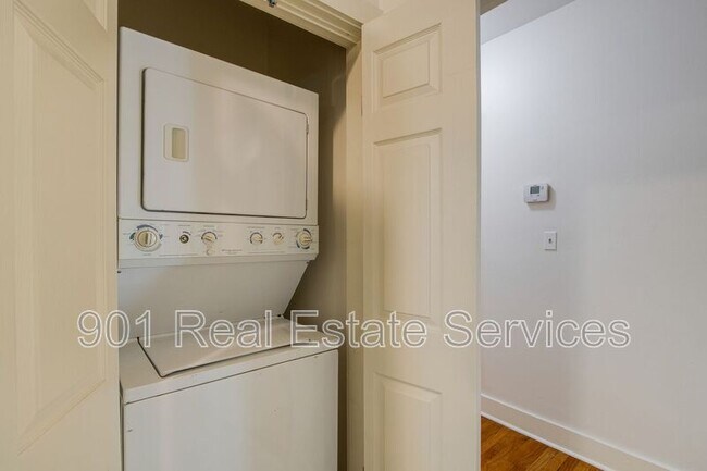 Building Photo - 1034 Meda St