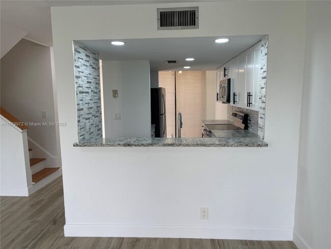 Building Photo - 2961 SW 87th Ave