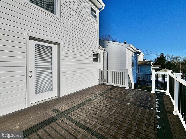 Building Photo - 40 Neeld Ln