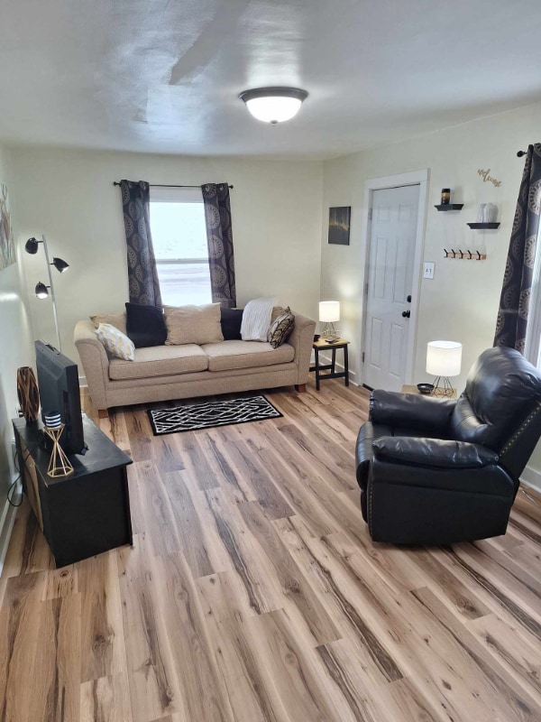 Building Photo - 2 W Pacific St