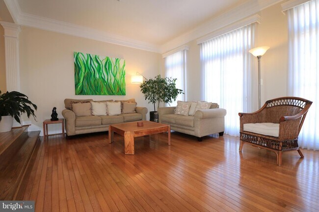 Building Photo - 13539 Flowerfield Dr