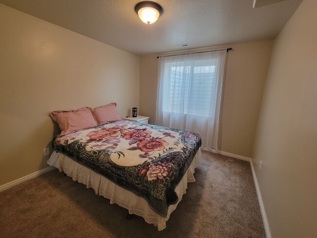 Bedroom - 1097 S 1875 W