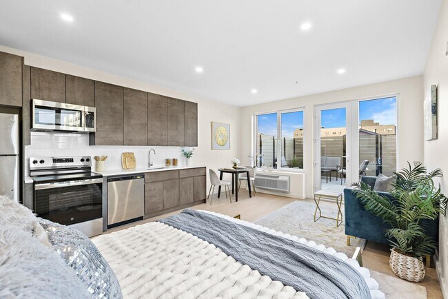 Building Photo - 1 Mallory Ave