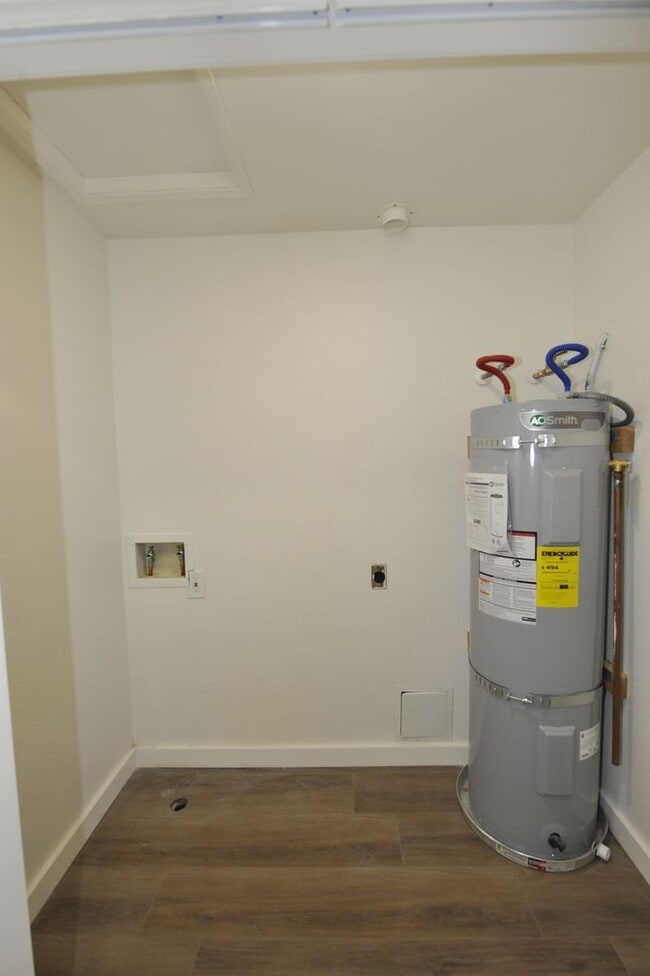 Building Photo - New Remodel 2 bed 1 bath