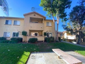 Building Photo - Second Story 2 Bd/2Ba Townhouse in San Marcos