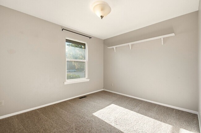Building Photo - 1203 N 100 E