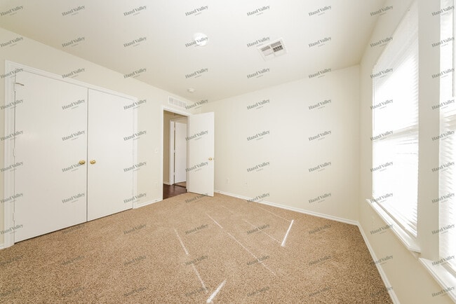 Building Photo - 10628 NW 34th Ter