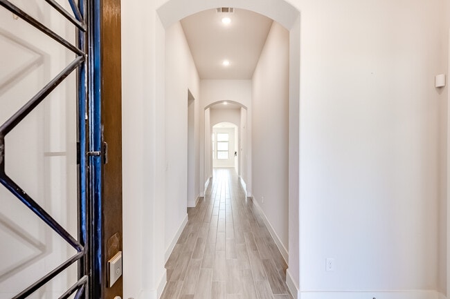 Building Photo - 5853 Round Rock Ranch Blvd