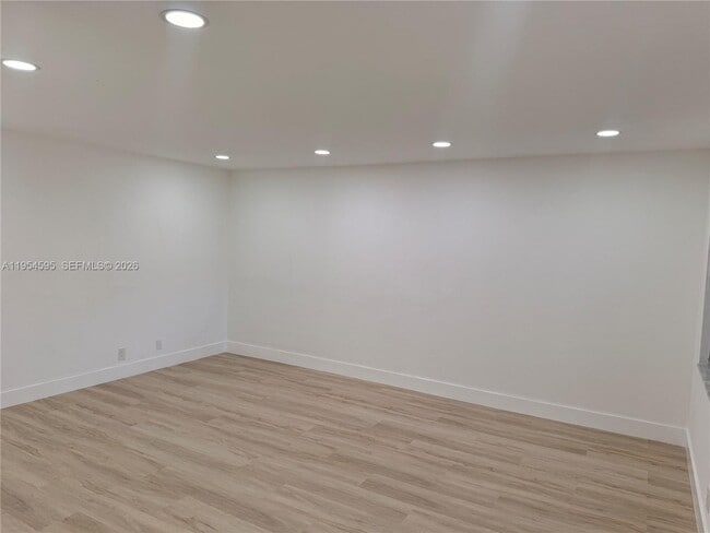 Building Photo - 100 SW 132nd Way