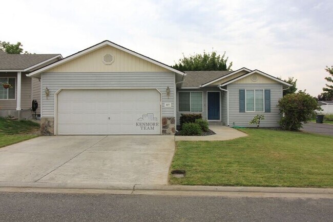 Primary Photo - 1677 Foxglove Ave