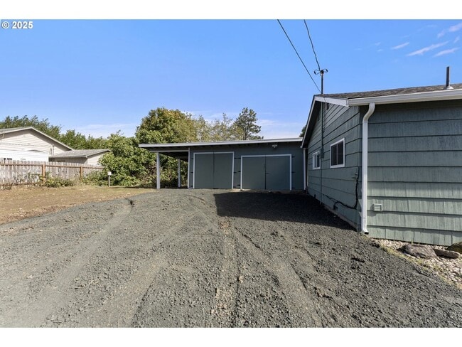 Building Photo - 63701 Chamberlain Rd