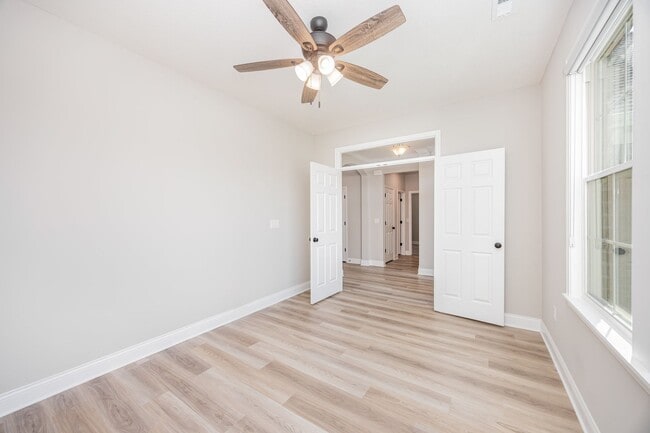 Building Photo - Beautiful 2 Bedroom, 2 Bath home + flex ro...