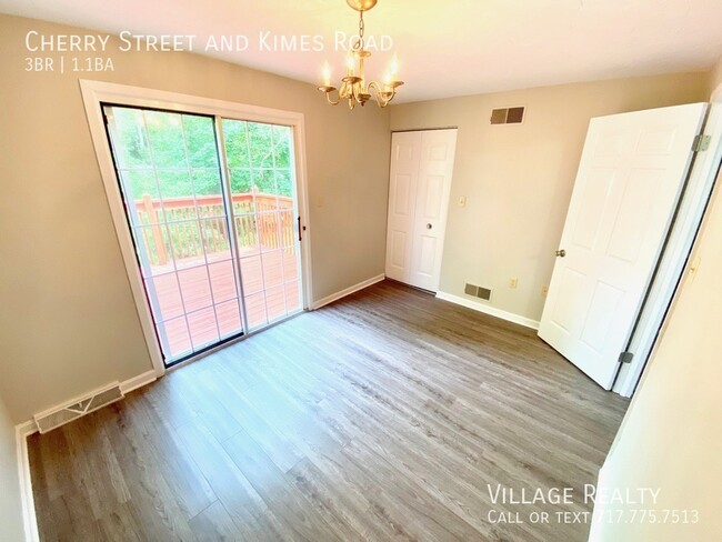 Building Photo - Available late-December! 3-bed Duplex in D...