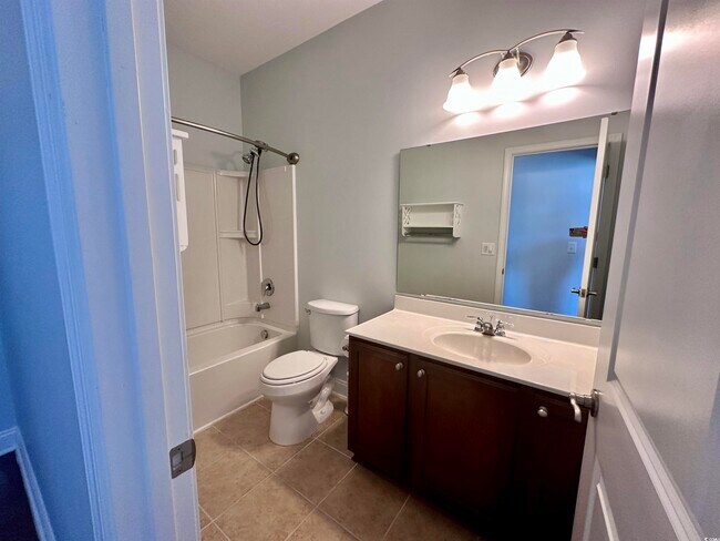 Building Photo - 634 Plantation Oaks Dr