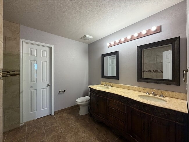 Building Photo - 4600 Mountain Oak St