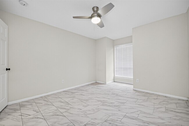 Building Photo - 5929 Queensloch Dr