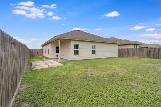 Building Photo - 8026 Barlovento St