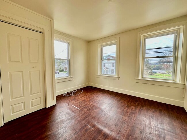 Building Photo - MAIN153