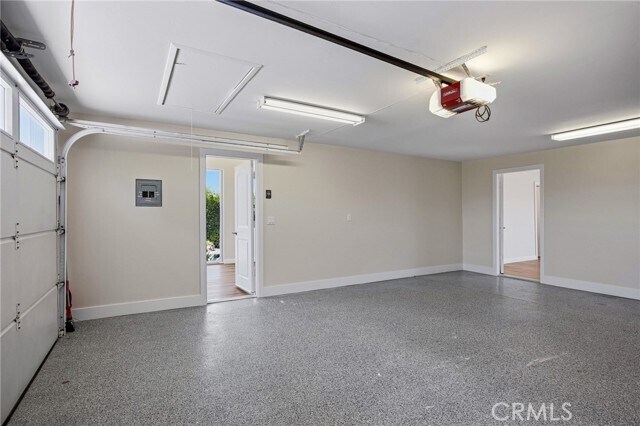 Building Photo - 1840 Temple Hills Dr