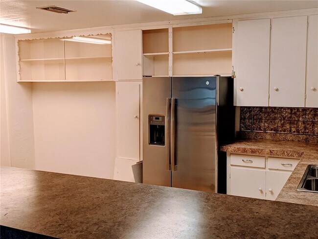 Building Photo - 1310 W Woodlawn Ave