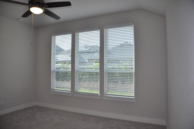 Building Photo - 31822 Grand Orch Ln
