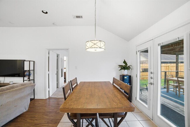 Building Photo - 411 Copper Ln