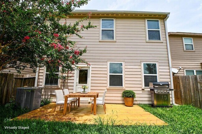 Building Photo - 10909 Panther Ct