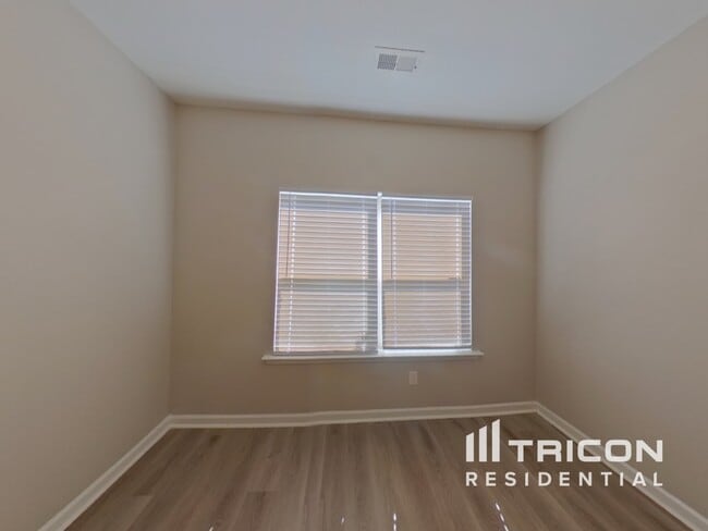 Building Photo - 114 Biscayne Terrace