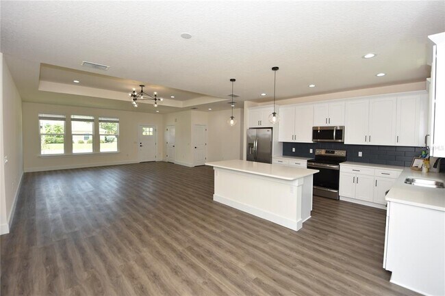 Building Photo - 100 White Hall Dr